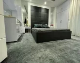 اتاق خواب با کمددیواری سفید آپارتمان اجاره ای 120 متری در فریدونکنار 584784156563512