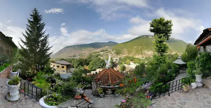 امکانات همچون آلاچیق در کوهستان های سرسبز روستای توریستی کندلوس 468746