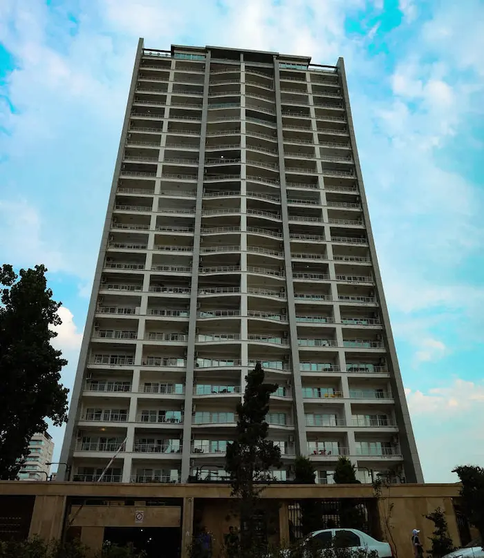 نمای ساختمان سنگی و شیشه ای برج ساحلی فروزان 456786