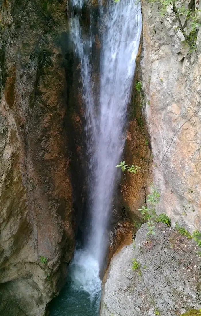 آبشار ونوش در شهر نور 99888547123658