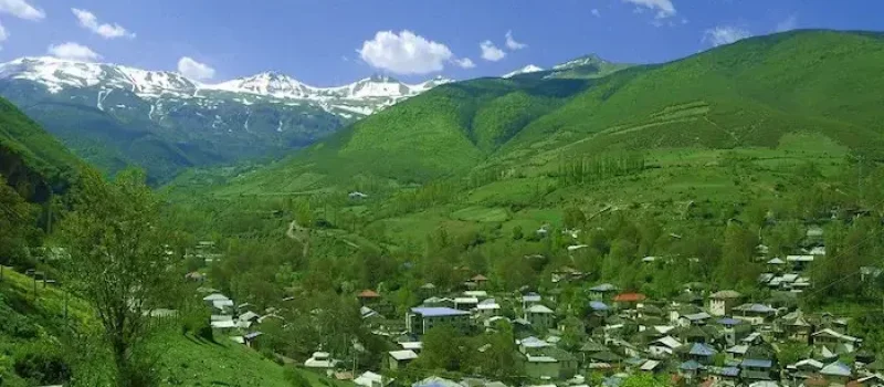 خانه های روستایی در کنار پوشش گیاهی سرسبز روستای کندلوس 574864