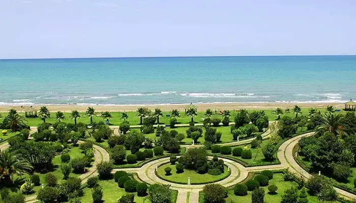 همجواری پارک ملت در کنار دریای آرام محمودآباد