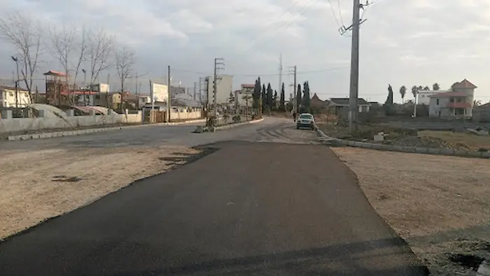 خیابان درحال بازسازی برای ساخت ویلاهای جدید در شهرک ایریتک 3564644520