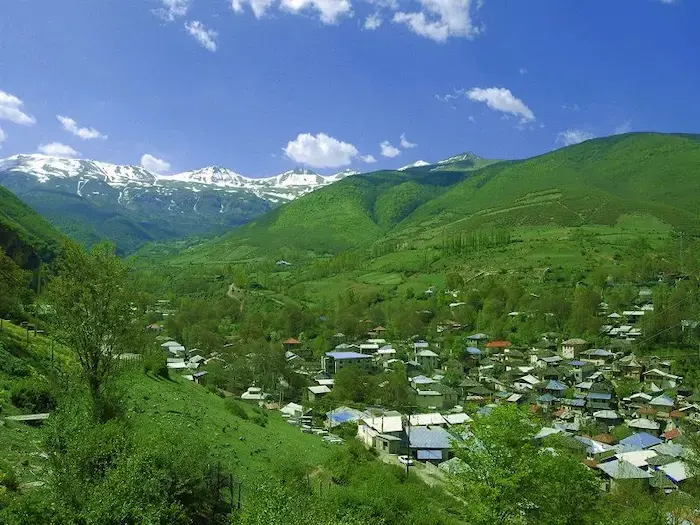 خانه های روستایی در کنار پوشش گیاهی سرسبز روستای کندلوس 574864